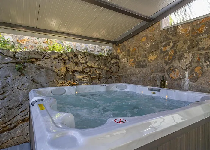 Holiday Home With Pool In Klenovica